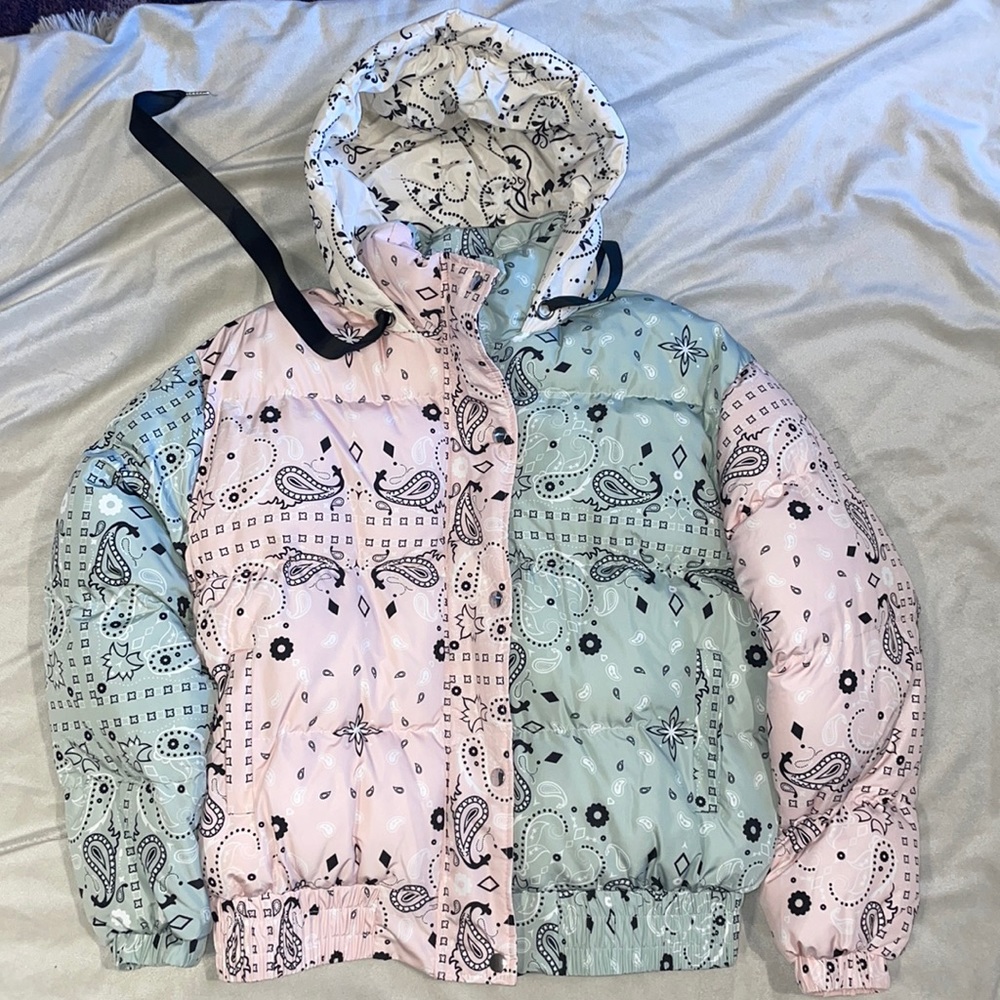 Brand New Pastel Paisley Puffer